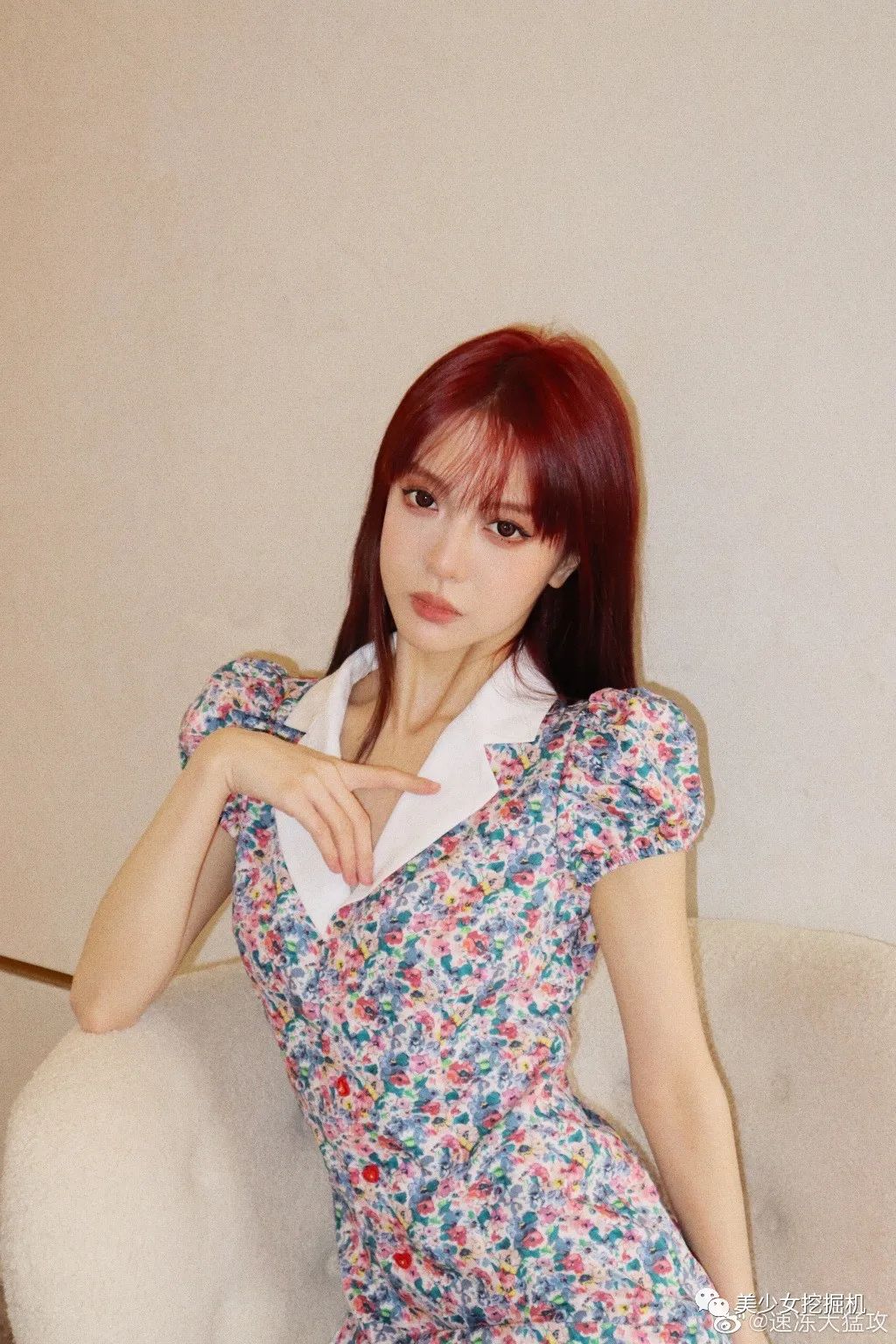 顶流网红,狐狸颜美少女,艺术名媛,都争着抢着当三?