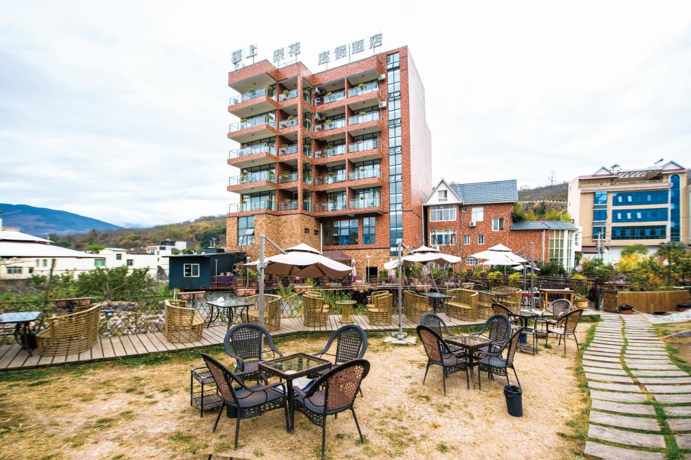 朴院·梨花溪民宿酒店"梨苑小筑"特色民宿走进花海果香,遍赏大美汉源