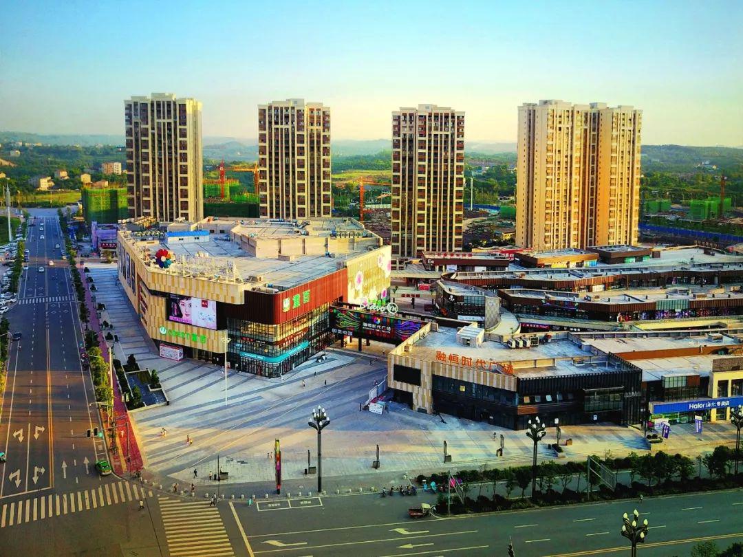 融恒时代广场人民广场水秀演艺广场火锅美食街湿地公园实施"四花""