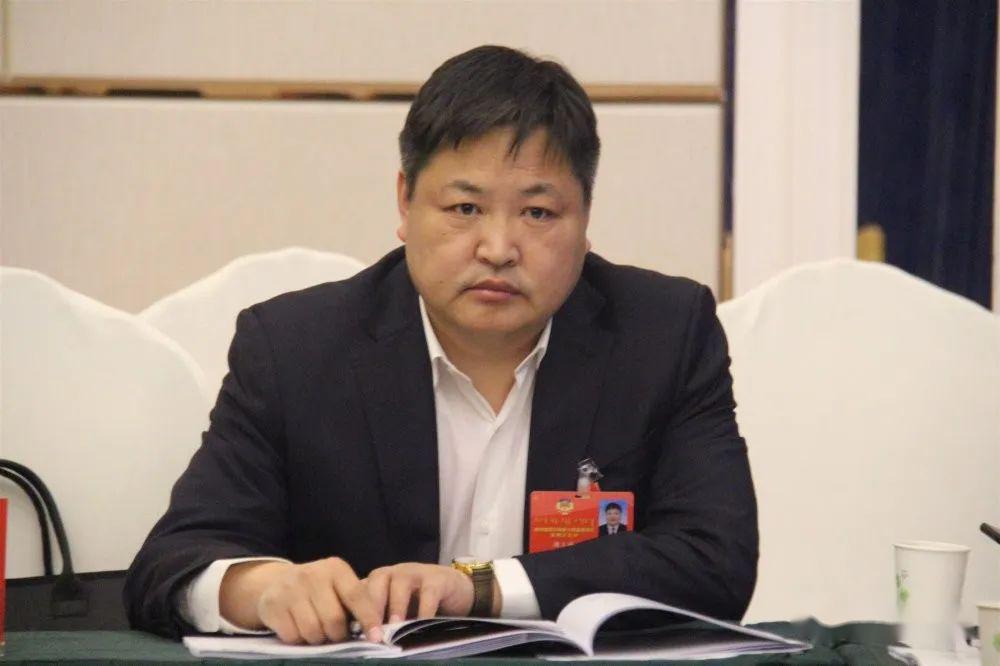 刘玉成:加强农贸市场规范化建设为更好地加强准旗国防教育工作,田月飞