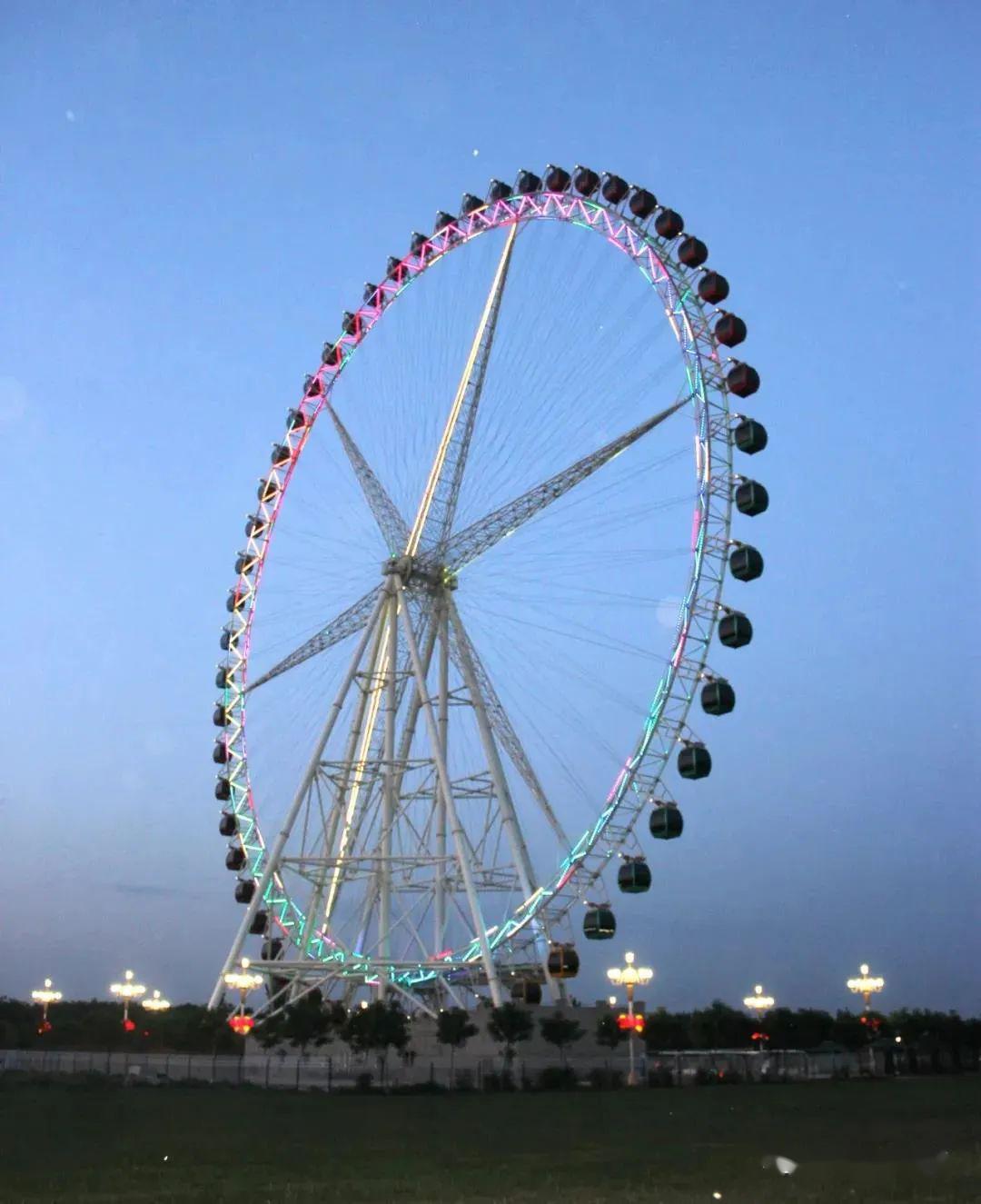 吴月英园区内除了有千亩花海,景和田园摩天轮外还有环宇马术俱乐部