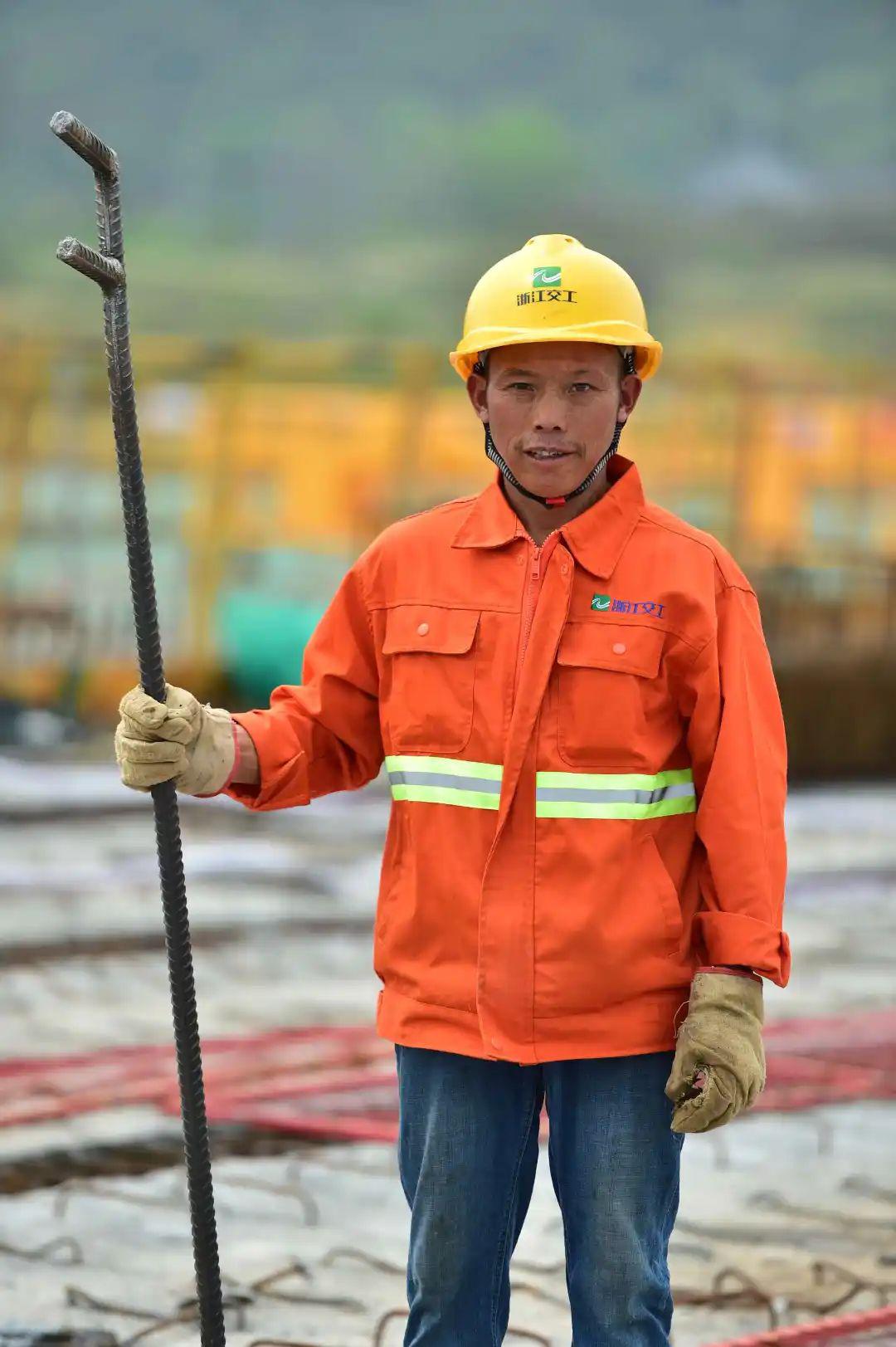 盯着目标干,紧抓节点抢——交旅集团"五一"劳动节掠影