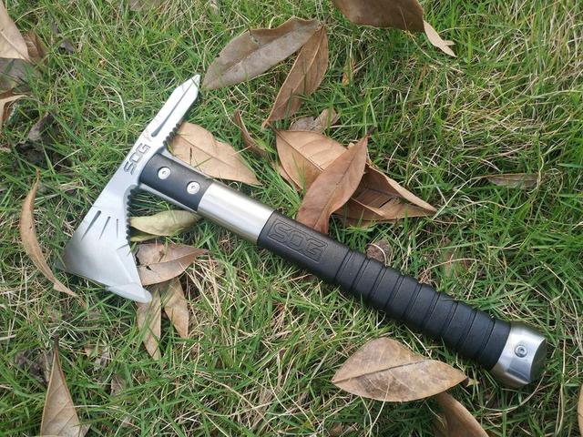 可靠的工具多能的伙伴sog索格f18n巫毒鹰户外斧体验