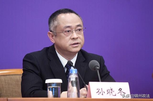 上海市疾控中心副主任孙晓冬回答记者提问.