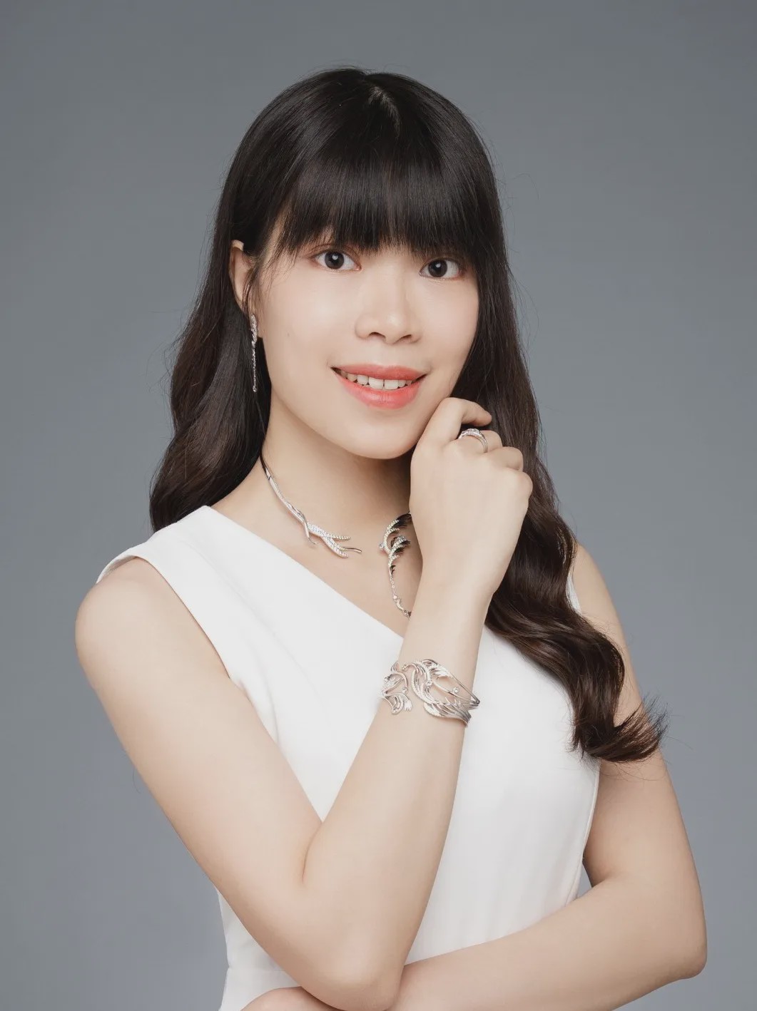 梁欣知名设计美学博主微博"最具v影响力"设计师珠宝手绘培训讲师原创