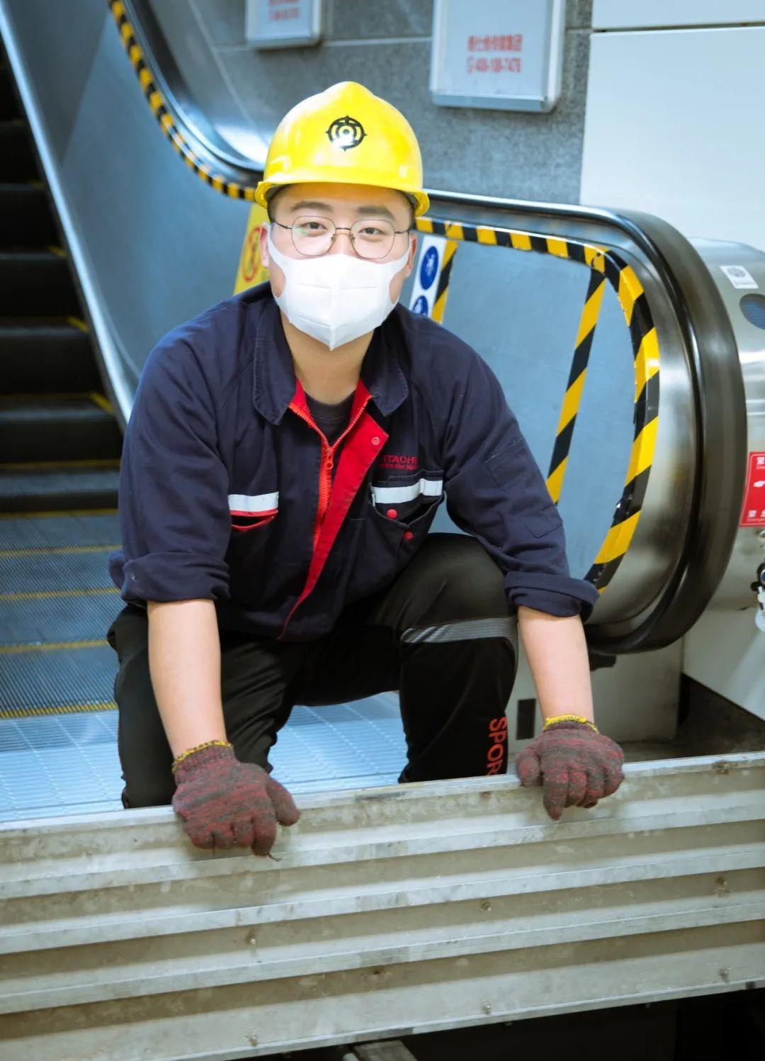 金妹 48岁 福建莆田人74人物6黄海婷摄72在泉州超市从事导购工作