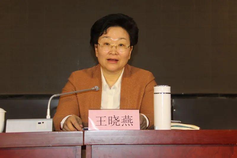 王晓燕部长在讲话中对沧州医专近年来的建设和发展表示肯定,希望大家