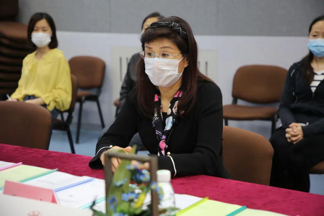 周玉玲主任莅临府学督导检查学校线上教育教学工作