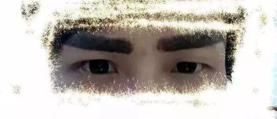 眉头过渡自然就好,太浓显呆板!_眉毛