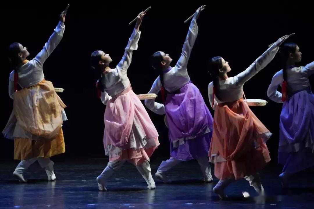 总导演:吕梓民,视觉总监:任冬生