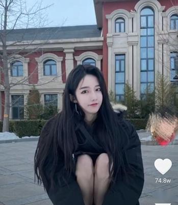 火遍全网的女装大佬粉丝高达1319万如今真实身份被曝光