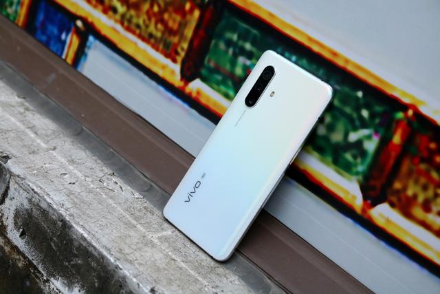 雨后的虹影vivox30全新配色给你惊艳一赏