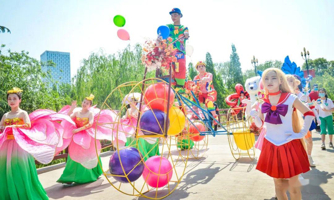 高山牡丹连片开,巡游表演超级嗨——五一期间王城公园好热闹