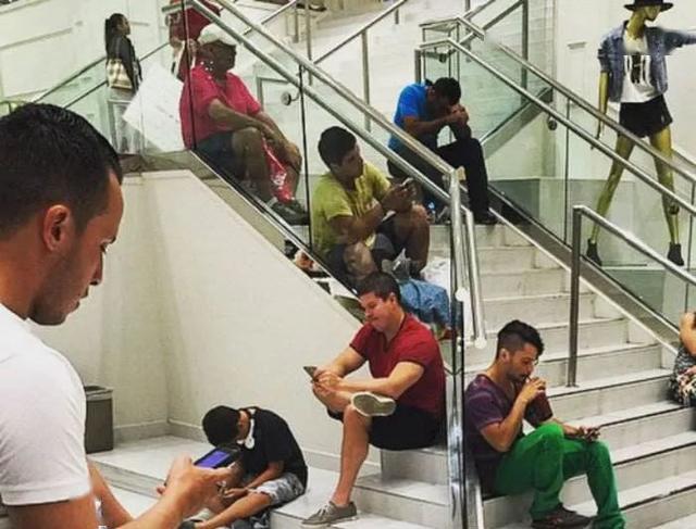 2,本地游玩,要么下雨,要么晒死人.