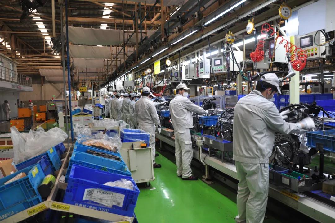 在东风日产发动机分公司团委书记陈昊看来,"稳人心,提士气,鼓干劲"就