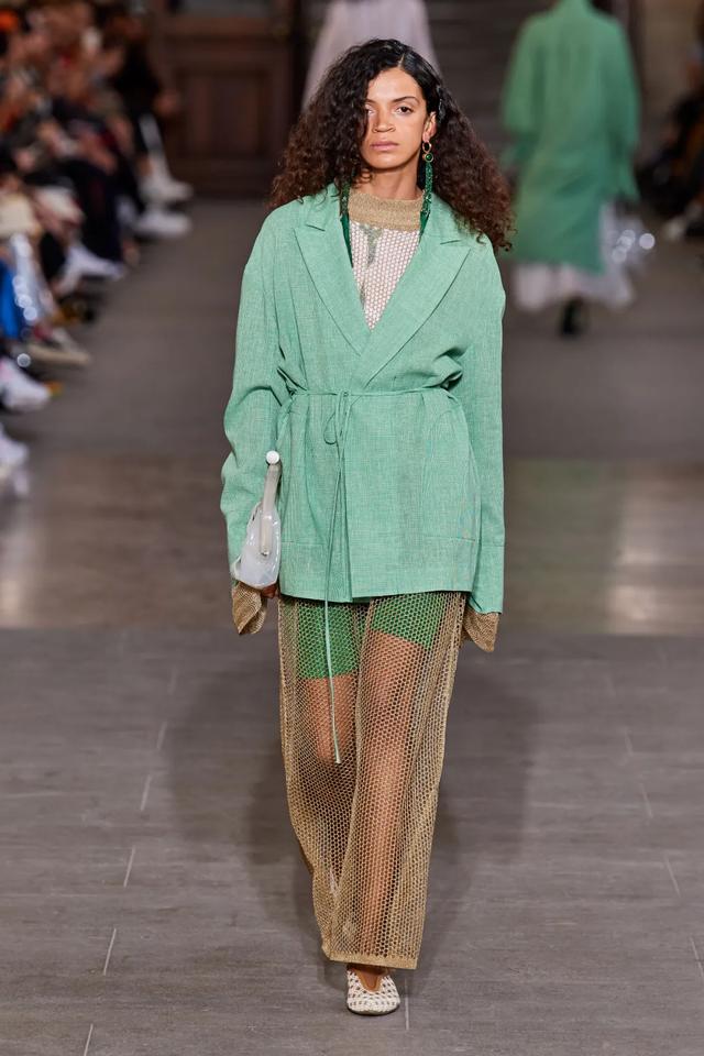 把瑰美的绿松石色装进家居之中每天都像夏天飘落寂寞的雪