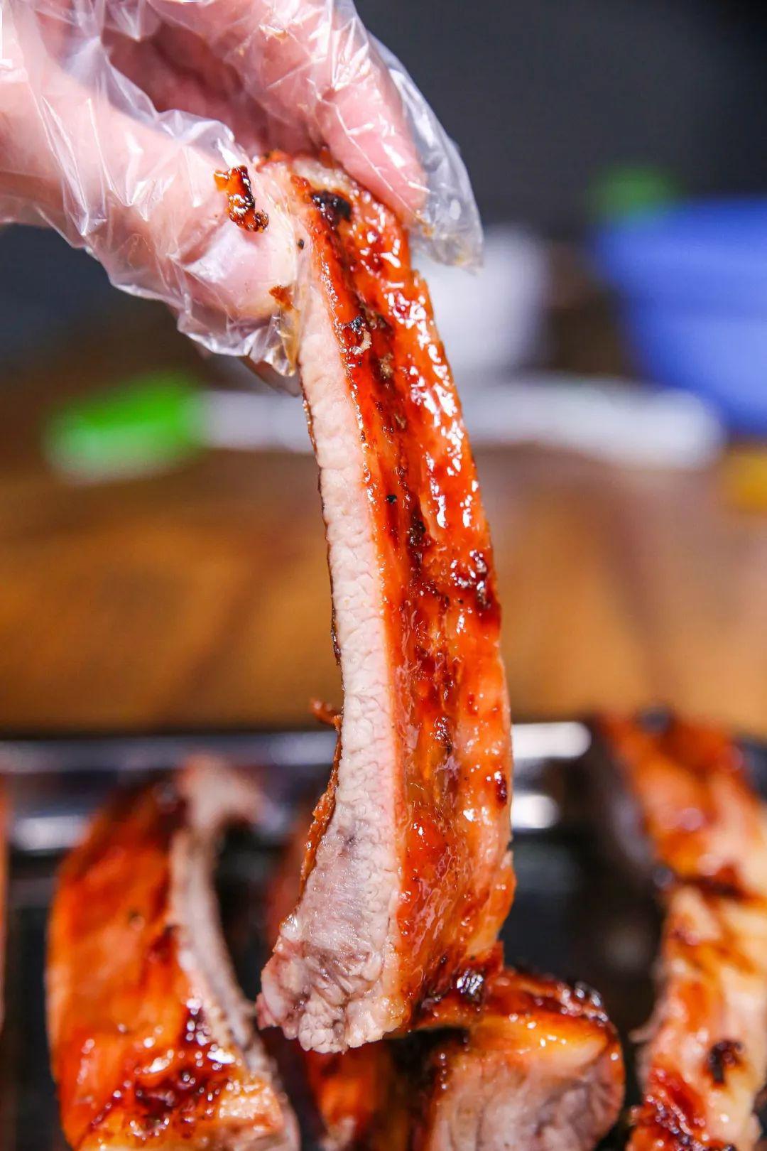 爆汁招牌吊烧鸡烧排骨顺德鱼生三文鱼特价美味无法抗拒