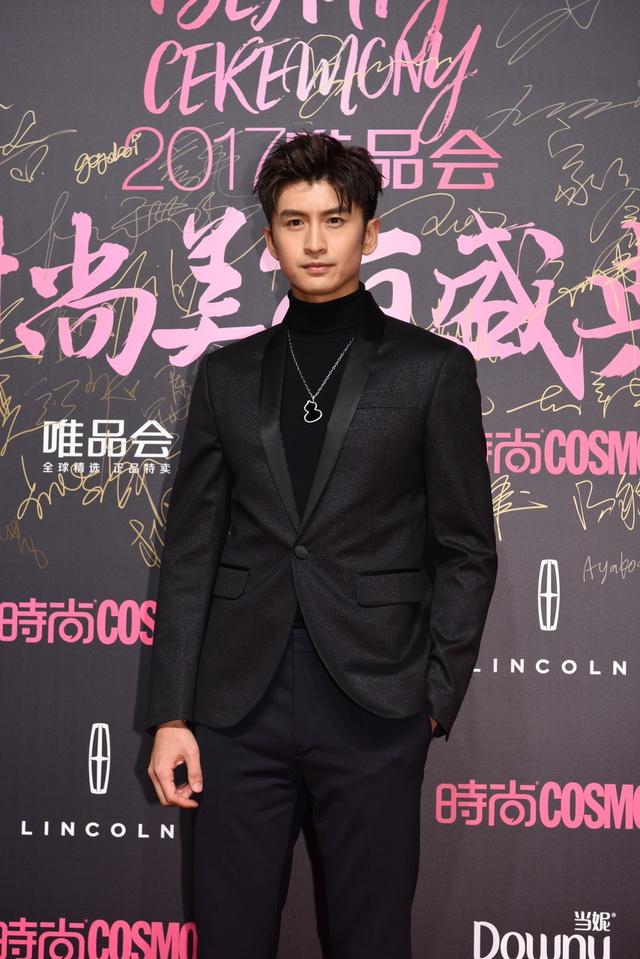 张云龙的西装穿搭,帅气又有型