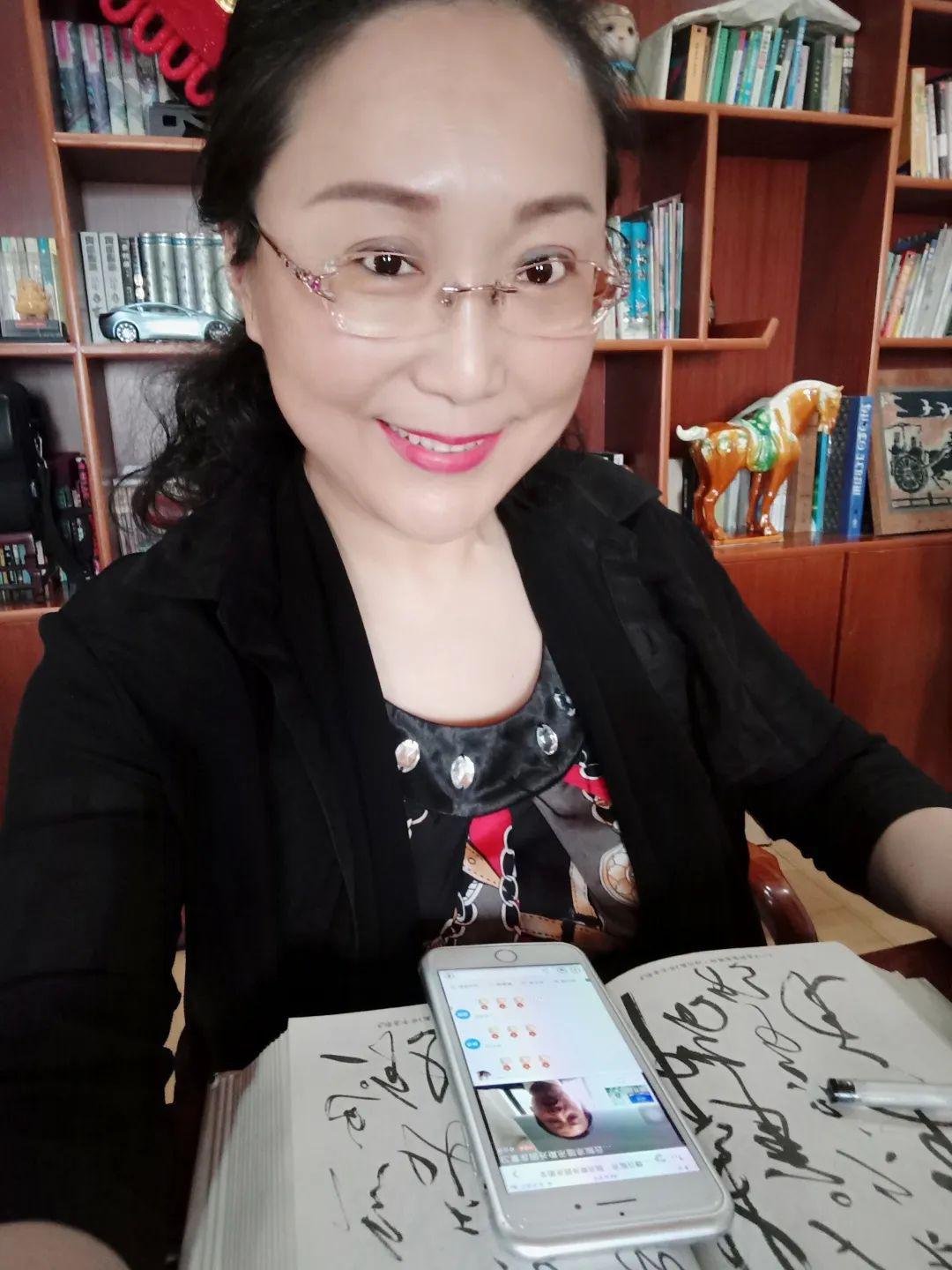 东湖云教研首期开研听胡华园长漫谈花草园