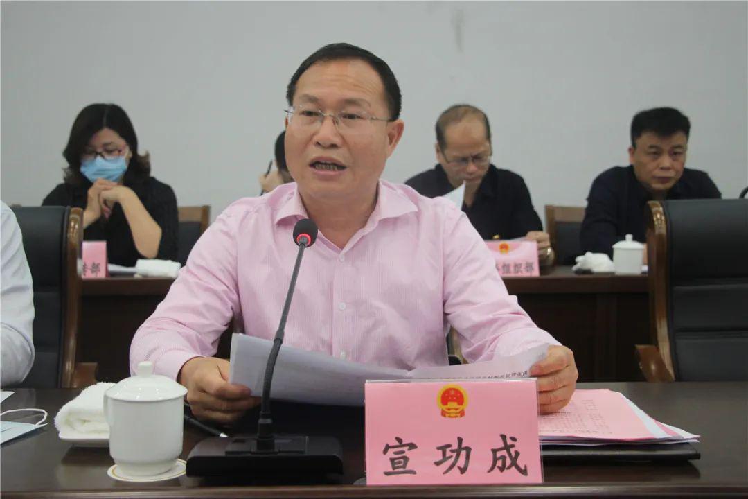 会上,邓贤贵介绍了此次立法调研的目的和有关要求;丁立明汇报了弋阳县