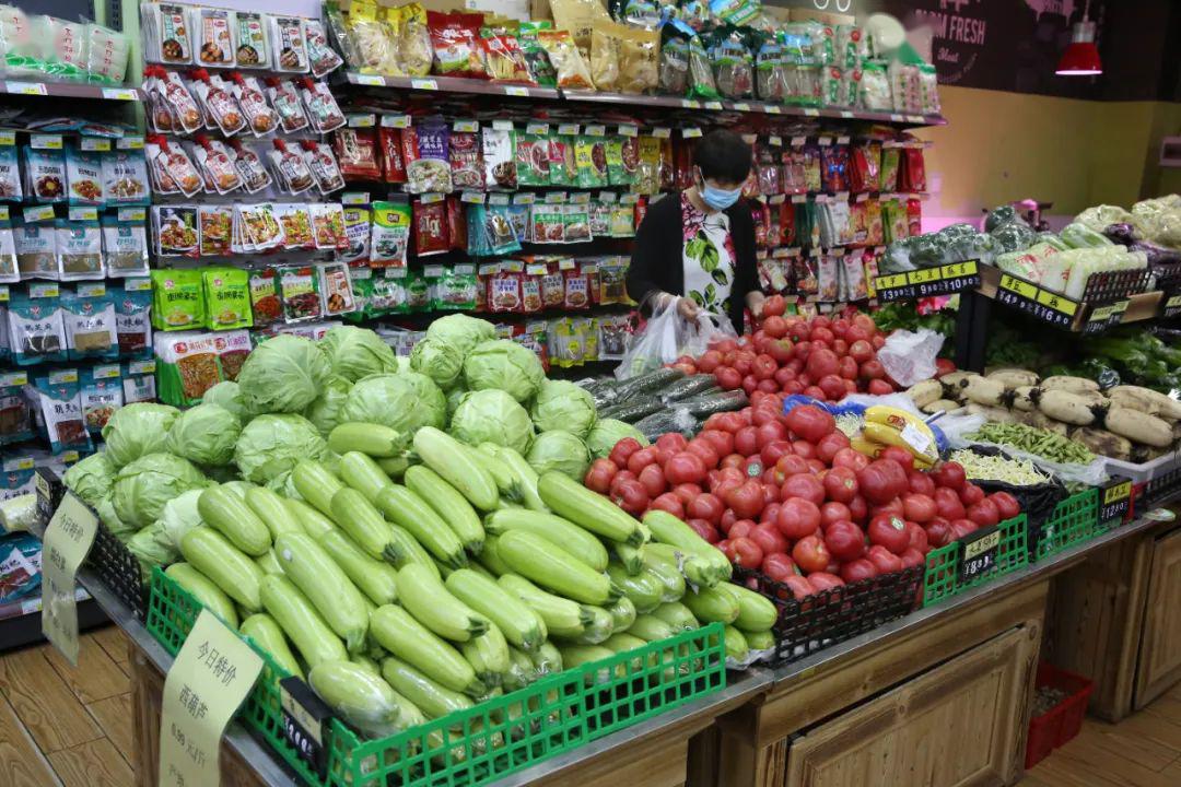 石门市场一口气帮了顺义40多户菜农卖菜
