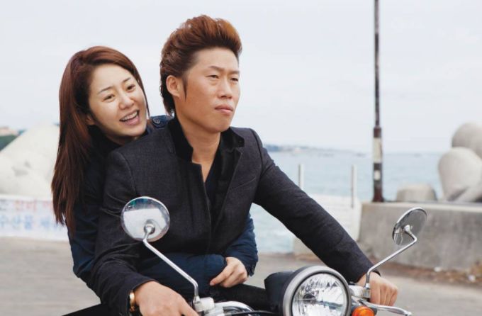 虽然郑永振属于豪门世家,但是也没有到了一手遮天的程度,高贤贞通过