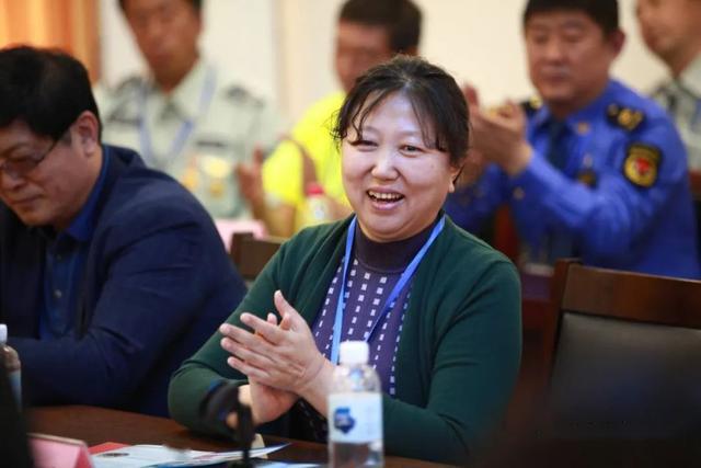 济南城管局局长王道忠说,我在党组会上说,以后提拔处长,必须有城肥一