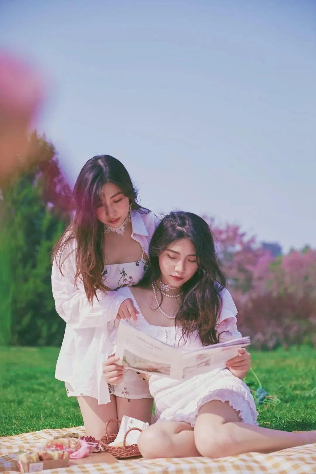 跟格子野餐布拍照也特别搭~之前出vsco调色的时候就有姐妹想要人像的