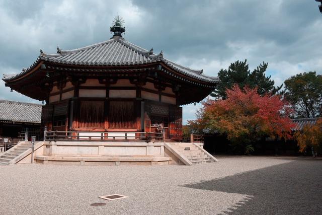 法隆寺地区拥有许多佛教庙宇，这里一直成为佛教徒朝拜的重要中心搜狐大视野搜狐新闻
