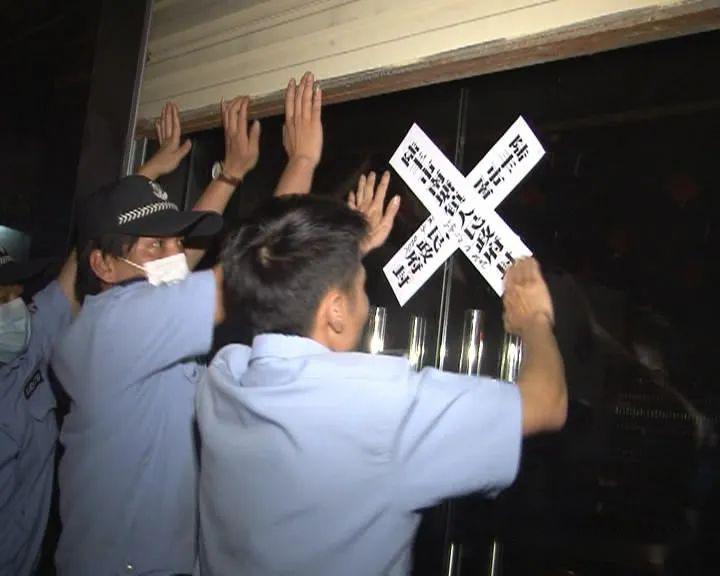 多家,娱乐场所2家,出租屋2家,宾馆1家,责令限期整改37家,其中查封1家