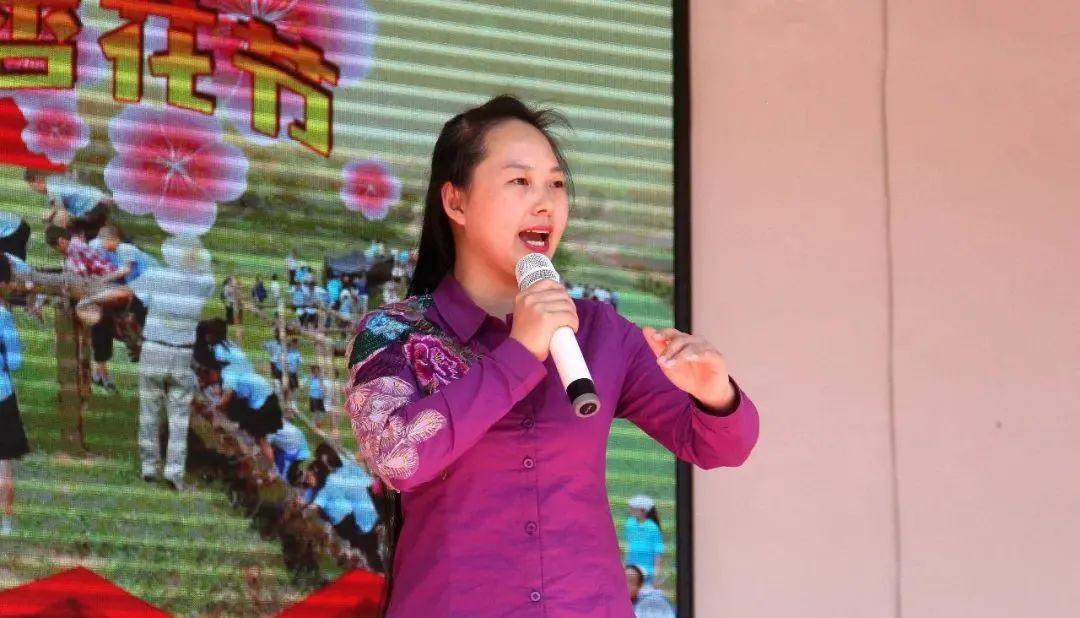 秦腔网红王芳娥,刘娟,李金凤专场演出,让游客们过足了戏瘾,赢得此起彼