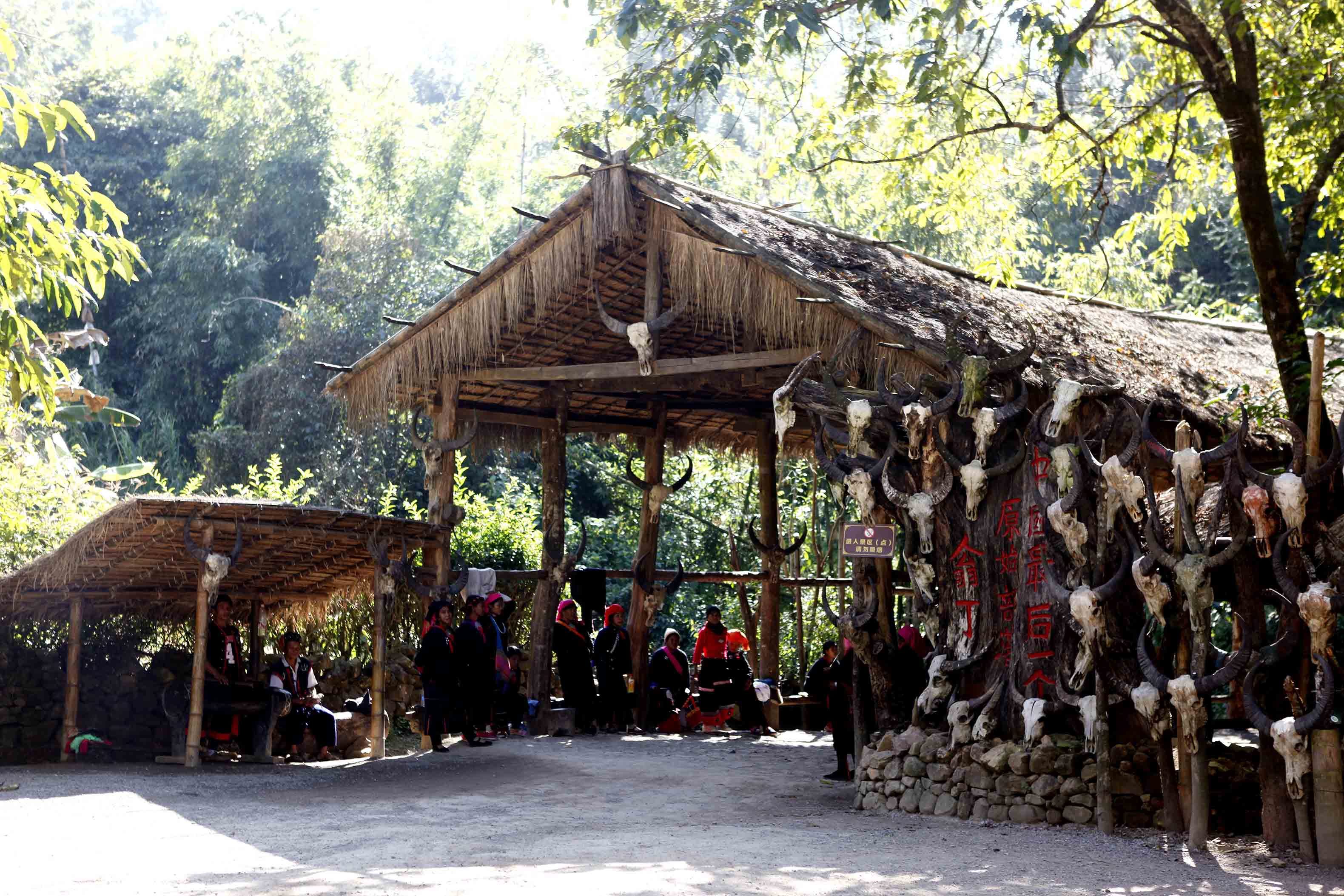 云南临沧翁丁村中国最后一个原始部落