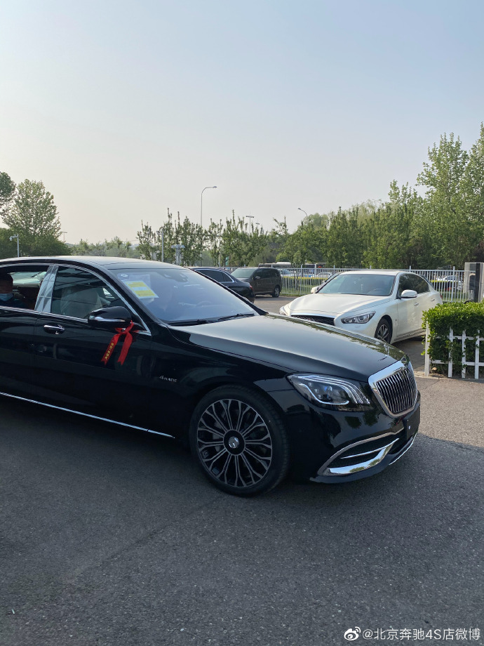 终将相聚于巅峰2020款奔驰迈巴赫s450