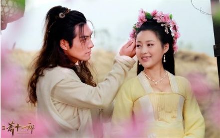 这部剧是由严屹宽,李依晓, 朱一龙,甘婷婷,吕良伟,张含韵等人主演的.