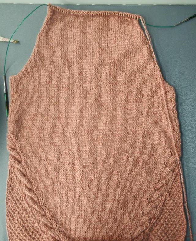 打毛线织毛衣分享2款时尚毛线的织法棒针编织附图解