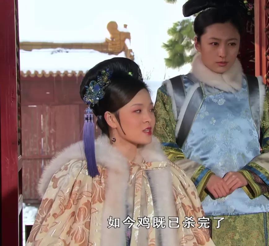 安陵容在皇后的推荐下得宠,曹贵人说安陵容演唱水平在妙音娘子之上,算