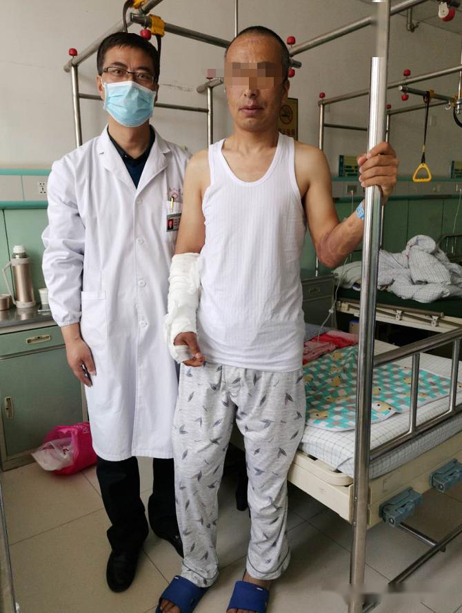 西吉县人民医院成功救治一名车祸致全身8处粉碎性骨折危重患者