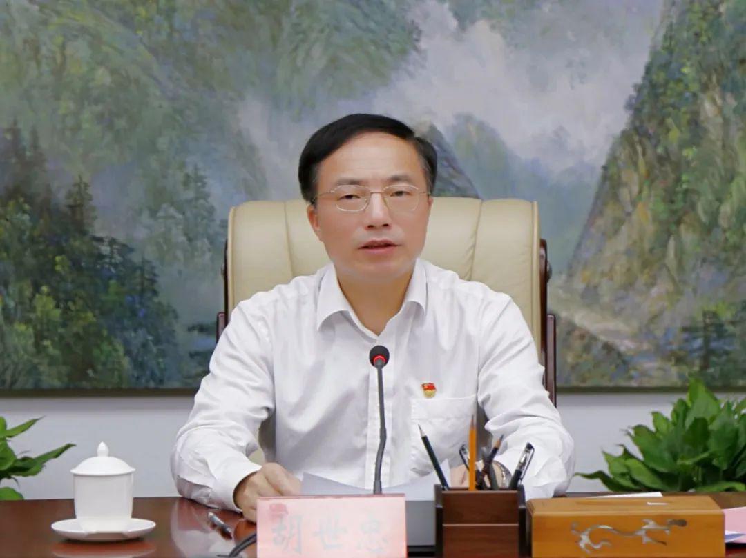 全市青年市委书记胡世忠寄语青春承载梦想实干创造未来