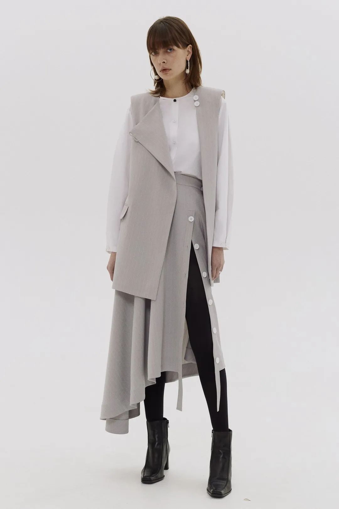 如何诠释中性风的高级感乌克兰概念女装品牌来告诉你