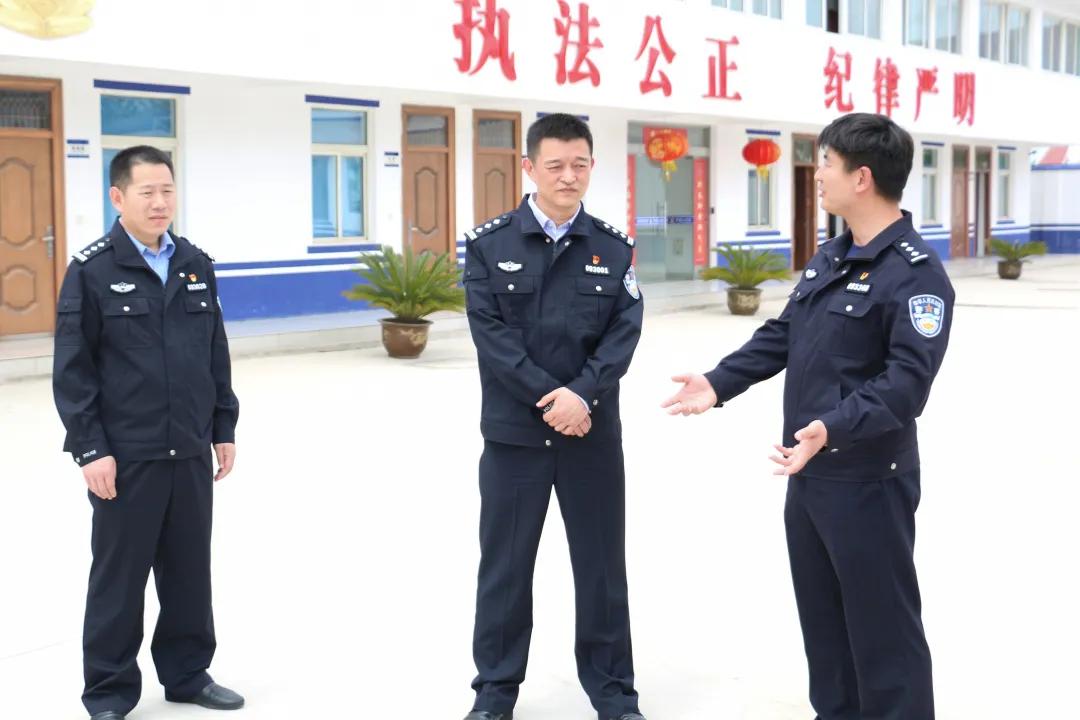 响水县副县长纪劲松到基层所队督导五一节日安保工作