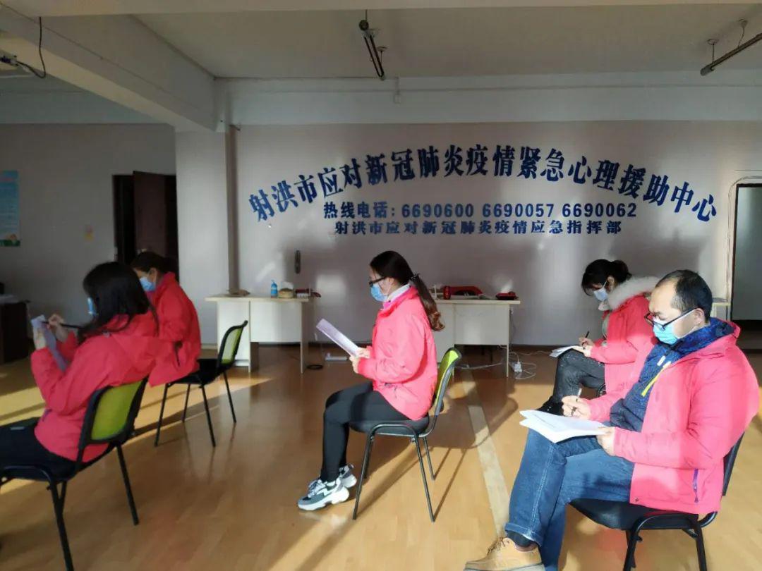 有效缓解市民心理恐慌30余名志愿者主动请缨参与心理援助随着疫情发展