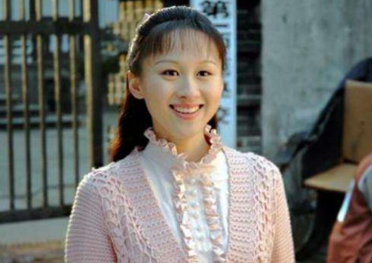 由于那时有钱枫,谷智鑫等人的出众表现,作为主演的练束梅还是很快的就