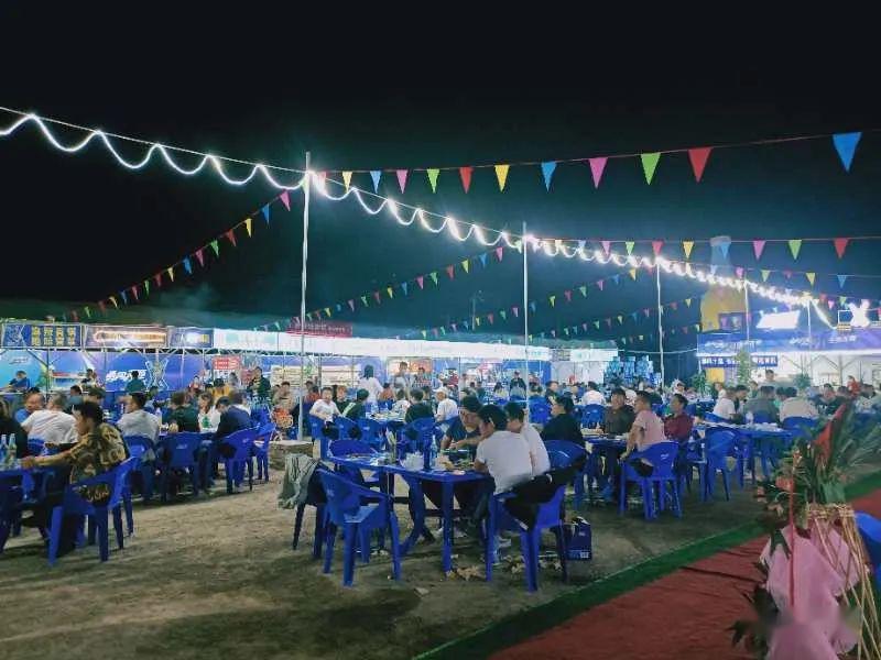 相约雪花,畅饮清爽 东城夜市雪花啤酒广场邀您一起嗨"啤"!