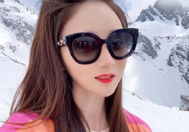 沈曼暗指某人多管闲事前往广州与华星谈签约青蛙哥照片曝光