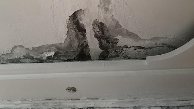 返潮漏水长毛,买个顶层悔青肠子,恒兴小区居民盼老旧小区改造