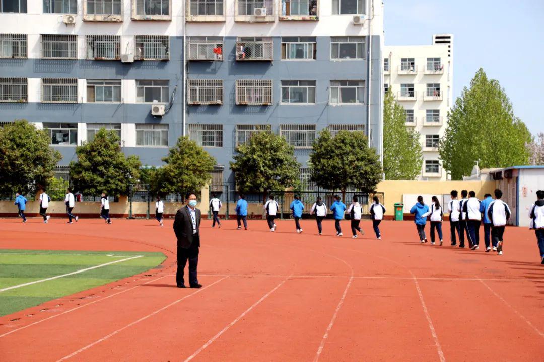 这里是莒县二中!