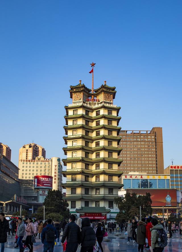 全称郑州二七大罢工纪念塔，为了纪念2月7日的二七大罢工而修建-搜狐大视野-搜狐新闻