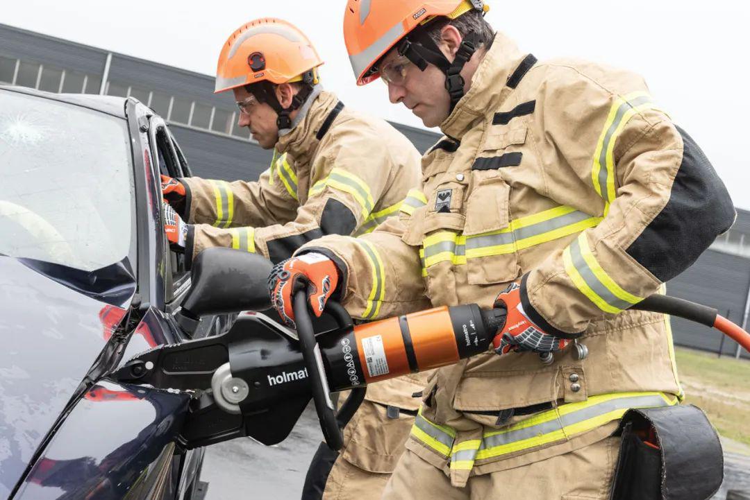 荷马特推出新产品剪扩两用钳ct5150