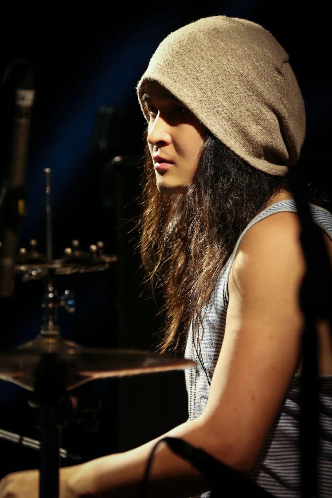 jumglemico projectmico刘为▼今晚21:30 坚果异度舞池开启唤醒你高