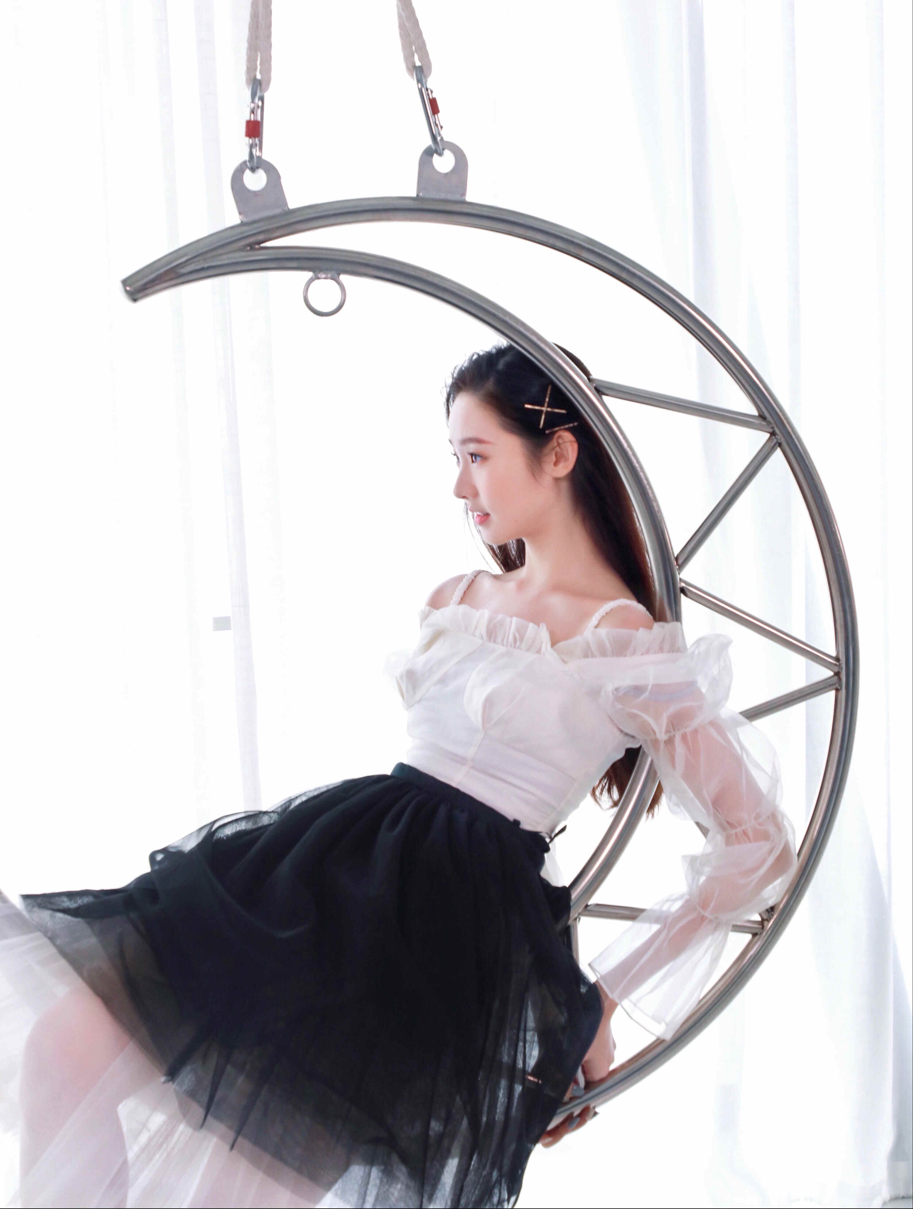 张艺凡创造营2020开播芭蕾仙女闪耀舞台挑战自我